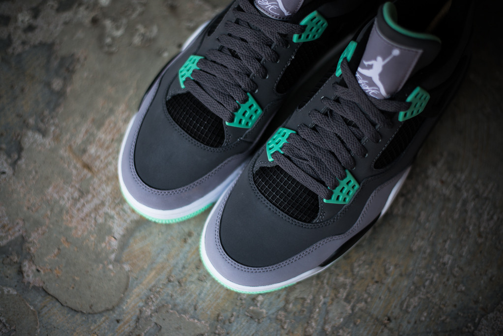 Air Jordan 4 Green Glow Release Reminder 01