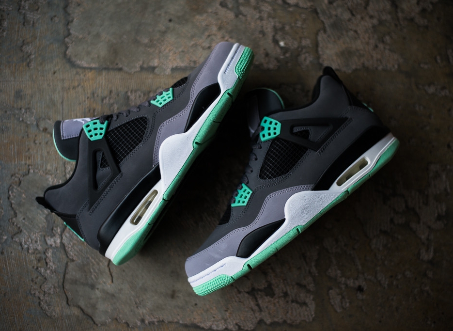 Air Jordan IV "Green Glow" - Release Reminder