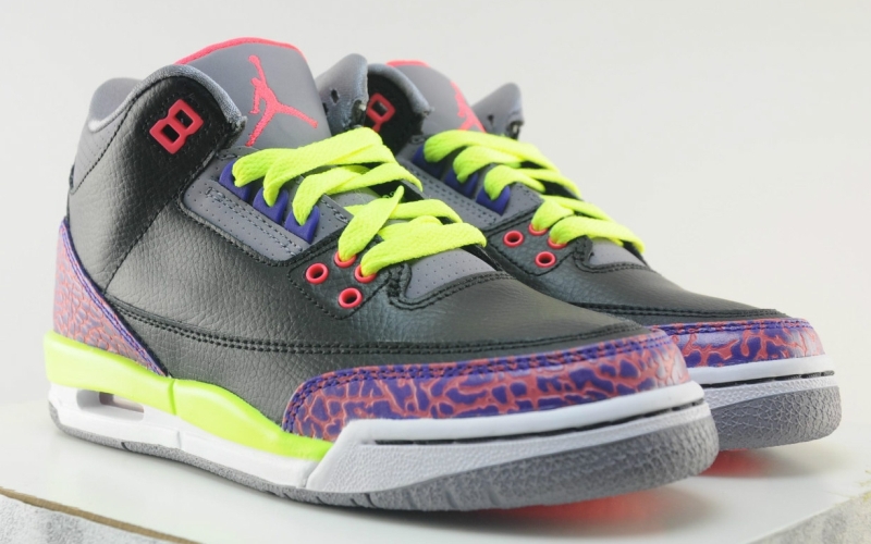 Air Jordan Iii Gs Black Atomic Red Volt 03