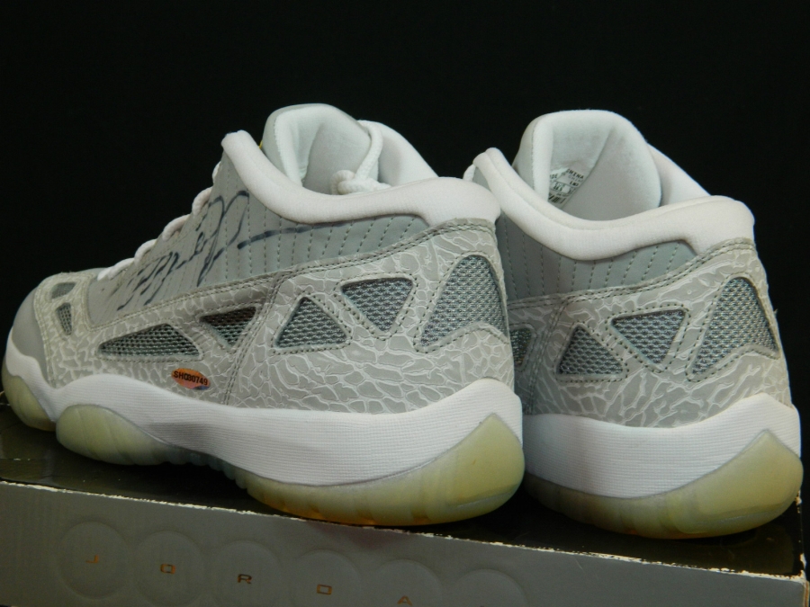 Air Jordan Xi Ie Low Silver Autograph 2