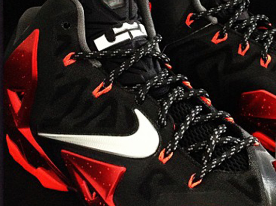 Black Red Lebron Nike 11