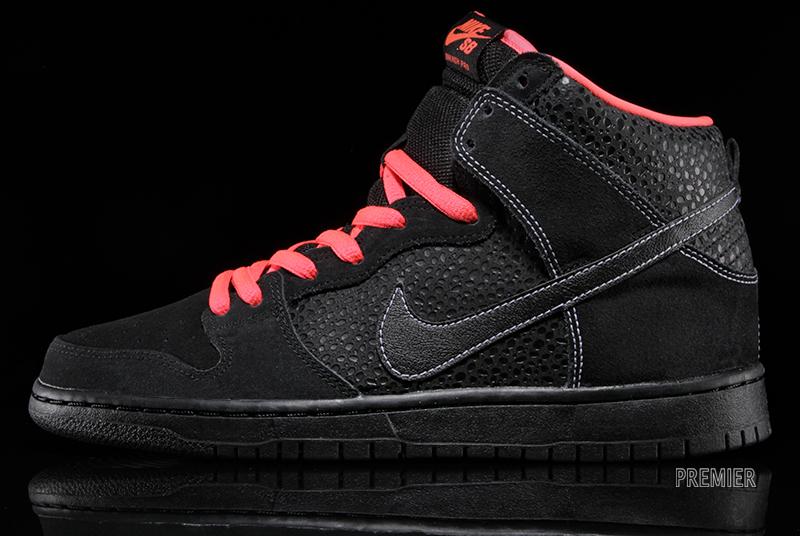 Black Safari Atomic Red Sb Dunk Available 7
