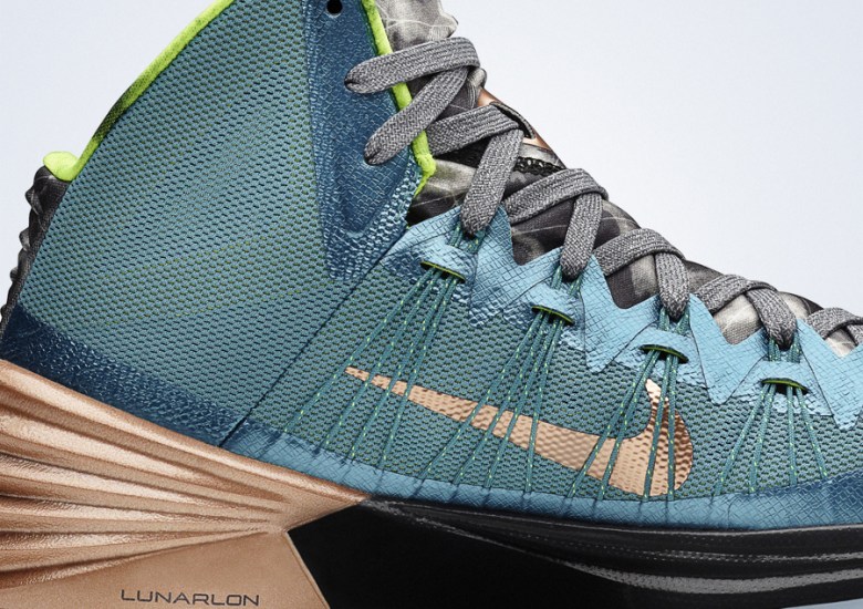 Nike Hyperdunk 2013 – Kyrie Irving “Australia” PE