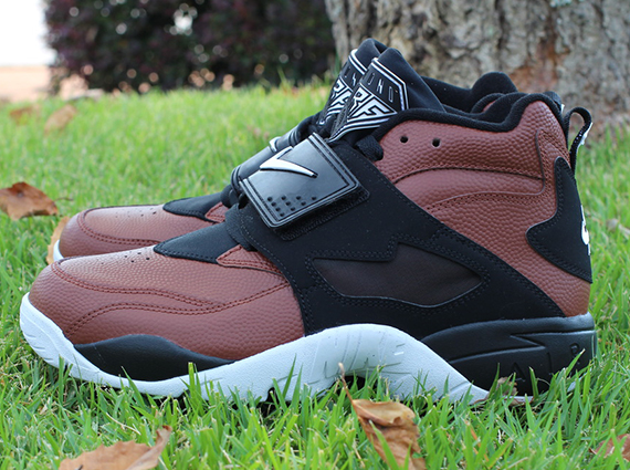 Nike Air Diamond Turf Football 3