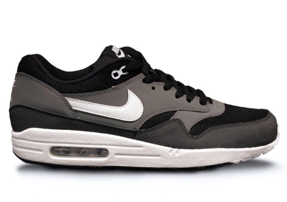 Nike Air Max 1 October 2013 2