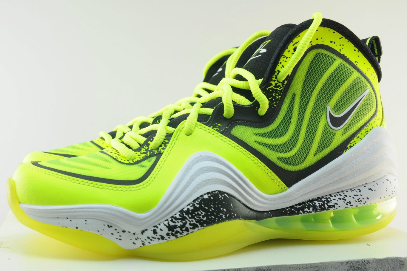 Nike Air Penny V Volt Black White 08