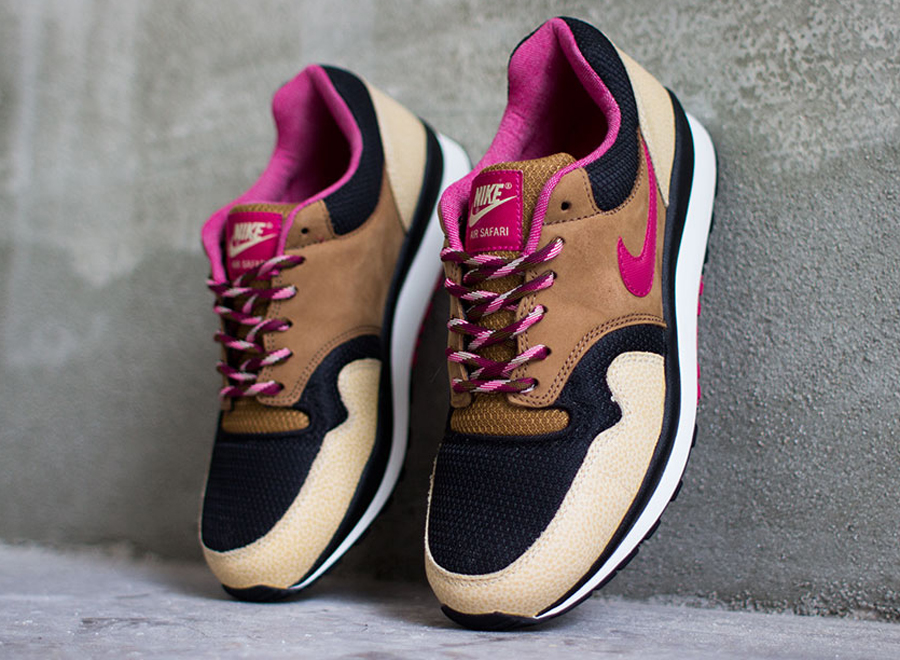 Nike Air Safari - Black - Fuschia - Gold