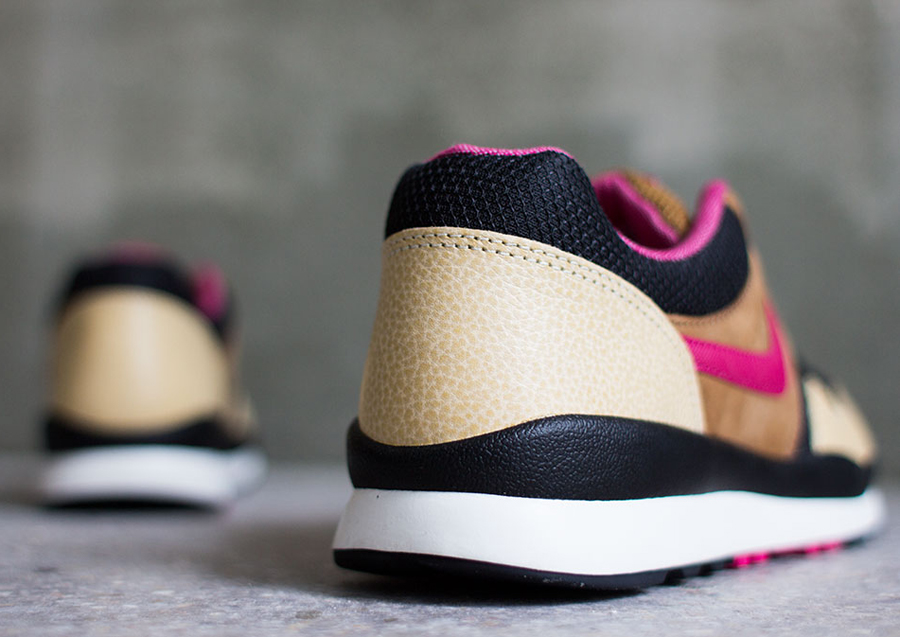 Nike Air Safari Black Fuschia Gold 4