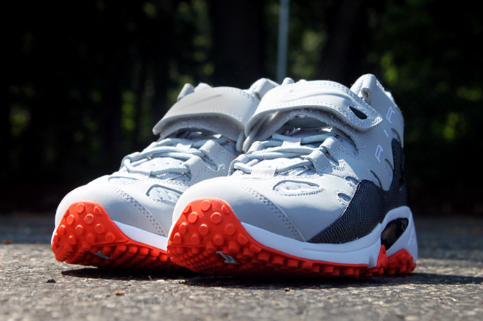 Nike Air Turf Raider Wolf Grey Black Dark Grey Team Orange 3