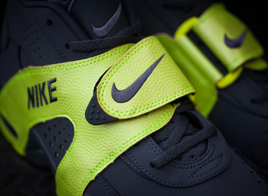 Nike Air Veer - Dark Grey - Volt