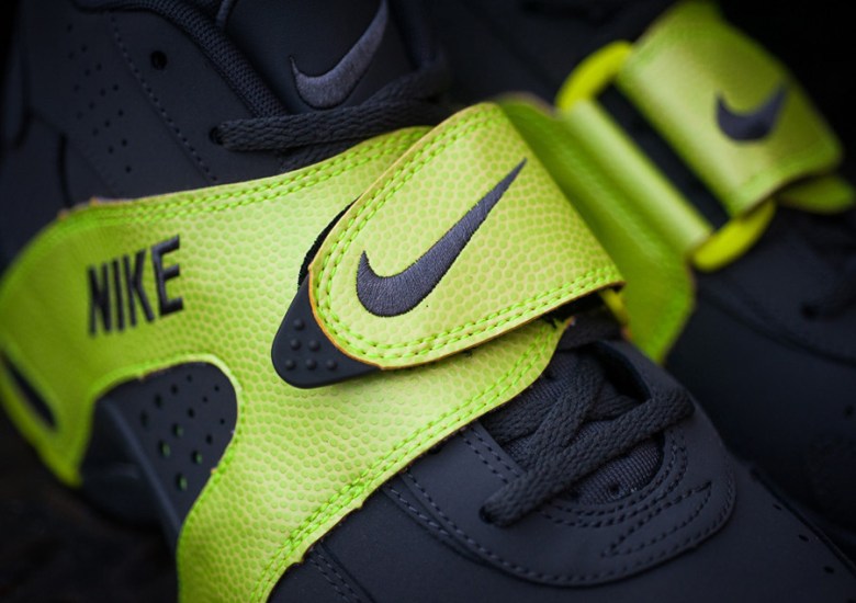 Nike Air Veer – Dark Grey – Volt