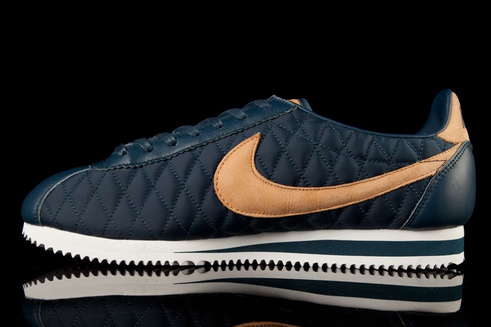 Nike Cortezy Nylon Quilted Pack 04