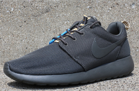 Nike Roshe Run Split Newsprint Blue Hero 3