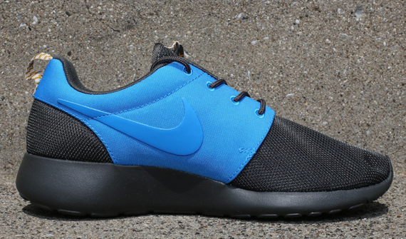 Nike Roshe Run Split Newsprint Blue Hero 4