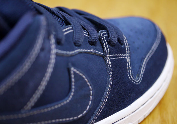 Nike Sb Dunk Low Midnight Navy 01