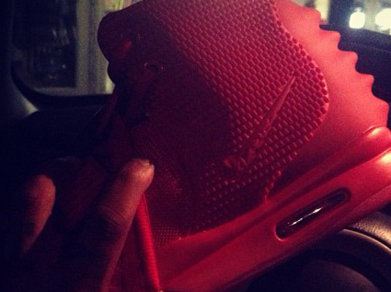 “Red October” Nike Air Yeezy 2 Preview