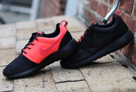 Roshe Run Split Atomic Red 1