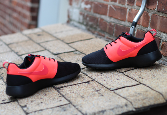 Roshe Run Split Atomic Red 3