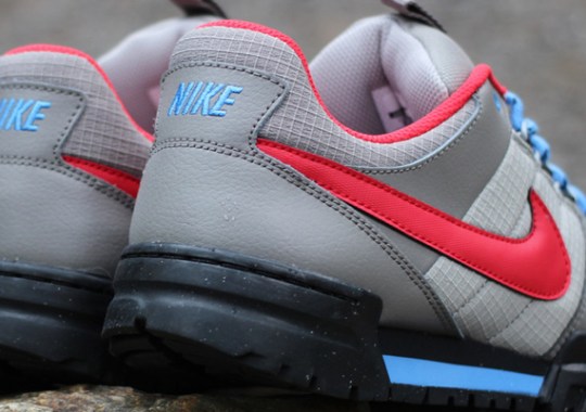 Nike Mogan 2 OMS – Soft Grey – University Red – Blue