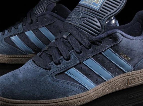 adidas Busenitz – Collegiate Navy – Gum