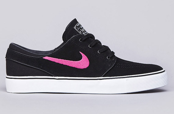 Black Pink Janoski 3