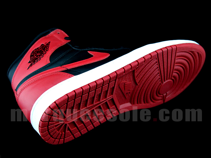 Bred Air Jordan 1 Retro High Og 03