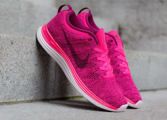 Flyknit Pink Raspberry 2