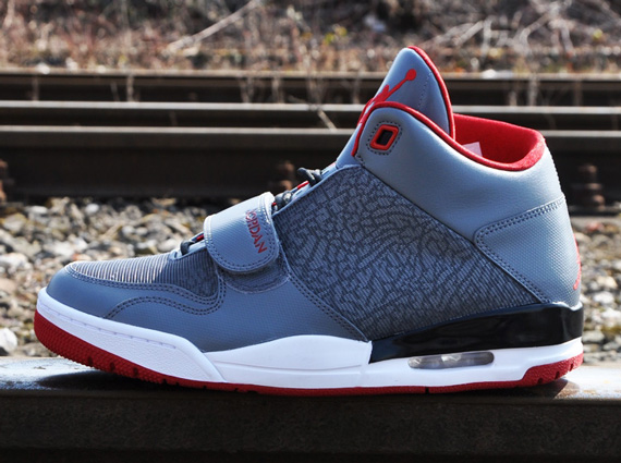 Jordan Flight Club 90s – Cool Grey – Gym Red