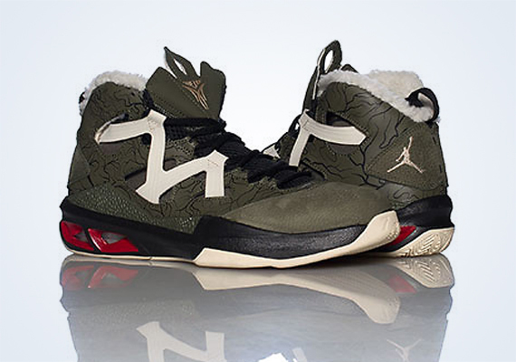 Jordan Melo M9 - Cargo Khaki - Zinc - Black - Gym Red