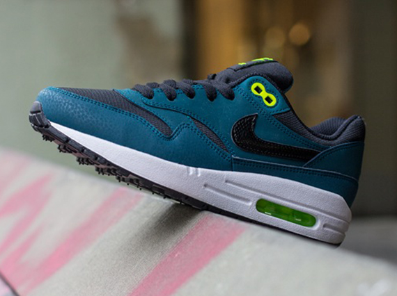 Nike Air Max 1 Gs Black Dark Sea Volt 1