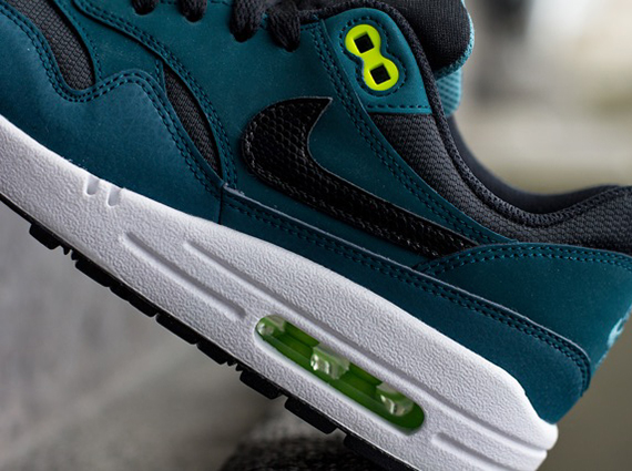 Nike Air Max 1 Gs Black Dark Sea Volt 4