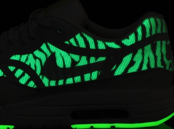 Nike Air Max 1 Premium Tape "Glow in the Dark"