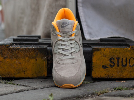 Nike Air Max 90 Pale Grey Laser Orange 3