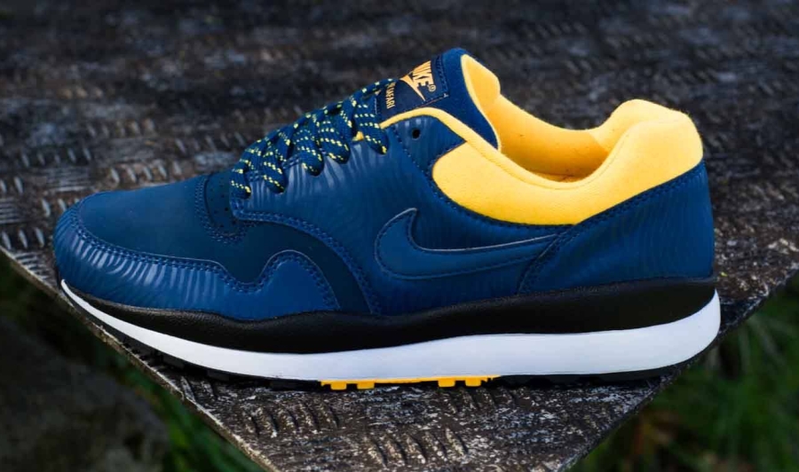 Nike Air Safari Brave Blue Laser Orange 03