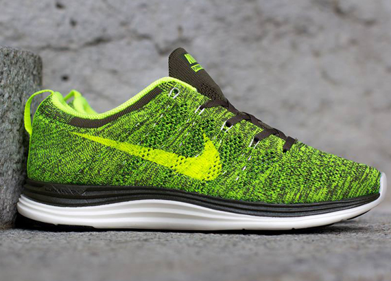 Nike Flyknit Lunar Tarp Green Volt Sail 1