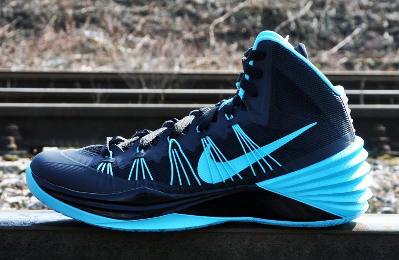 Nike Hyperdunk 2013 Black Gamma Blue 01