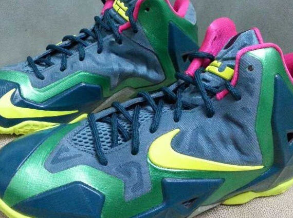 Nike LeBron 11 GS - Green - Volt - Pink