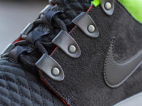 Nike Roshe Run Mid Winter – Newsprint – Smoke – Volt