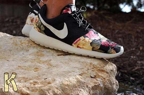 Nike Roshe Run Supremo Customs 02