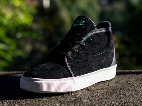 Nike Toki Mid Black Aqua 3