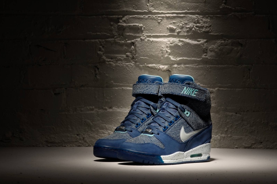 Nike Wmns Air Revolution Sky High City Pack Tokyo 05