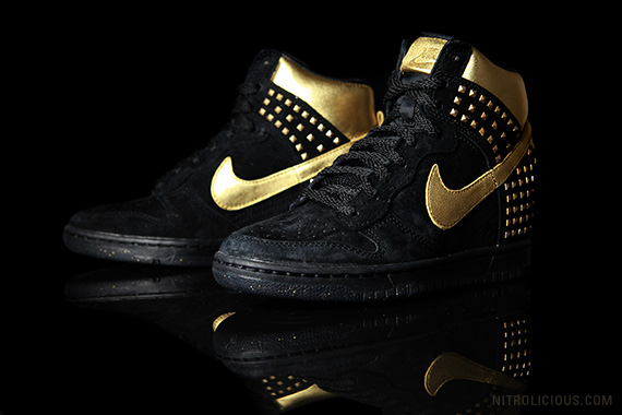 Nike Wmns Dunk Sky High Gold Stud 03