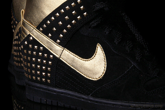 Nike Wmns Dunk Sky High Gold Stud 06