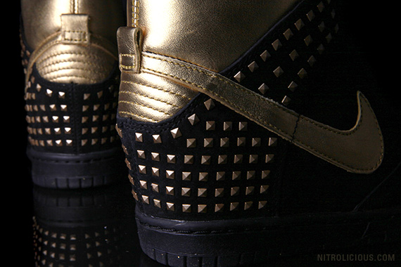 Nike Wmns Dunk Sky High Gold Stud 07