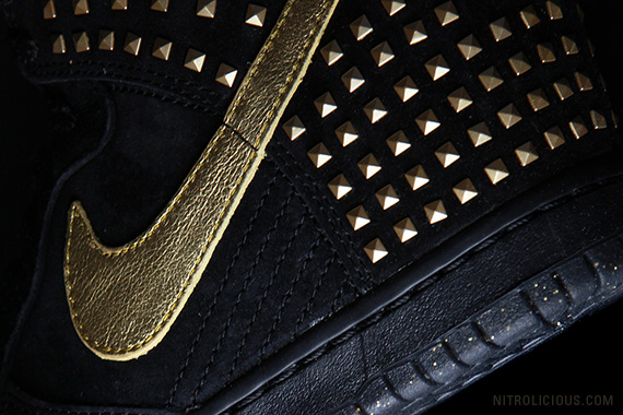 Nike Wmns Dunk Sky High Gold Stud 08