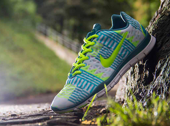 Nike WMNS Free TR Fit 3 – Mineral Teal – Gamma Blue – Volt