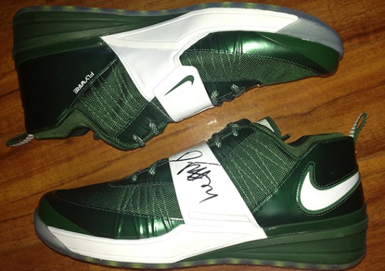 Sneaker News x John Geiger – Autographed “Jets” Zoom Revis Scavenger Hunt