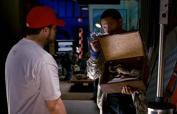 Sneakers On Entourage 03