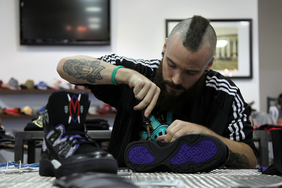 Adidas Mutombo Millennium Shoes Recap 13