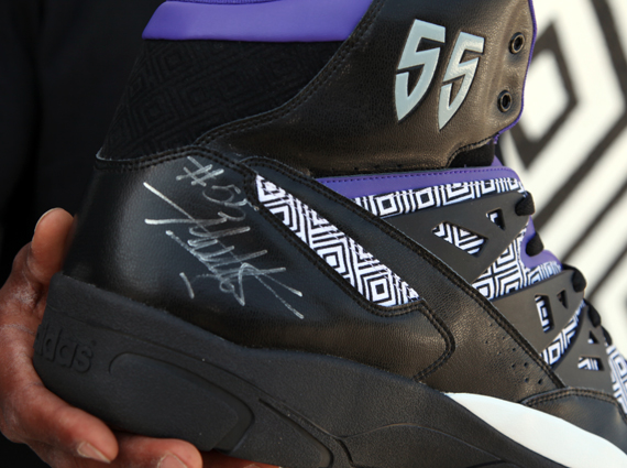 Sneaker News x adidas Originals – Autographed Mutombo Giveaway